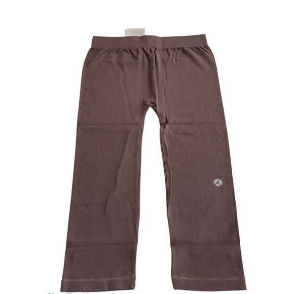 Avocado Capri Leggings    - Picture 2 of 12